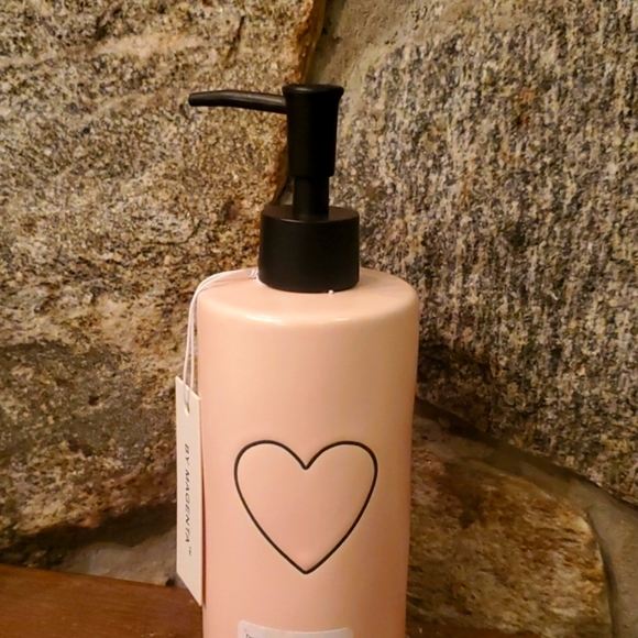 Rae dunn pale pink soap black heart - Picture 2 of 2